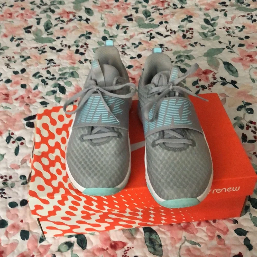 WMNS Nike Renew IN-Season TR 9 - Picture 2 of 6